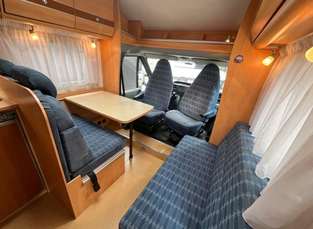 Autocaravana vista trasera