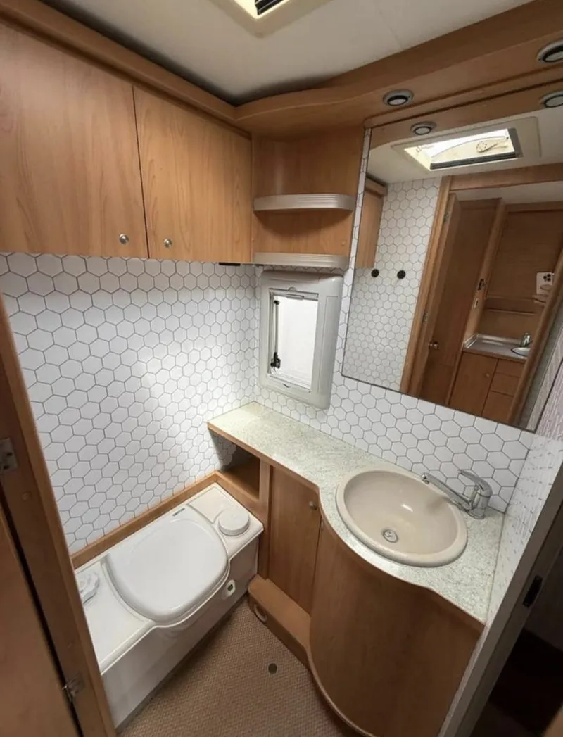 Autocaravana Burstner i690 Elegance