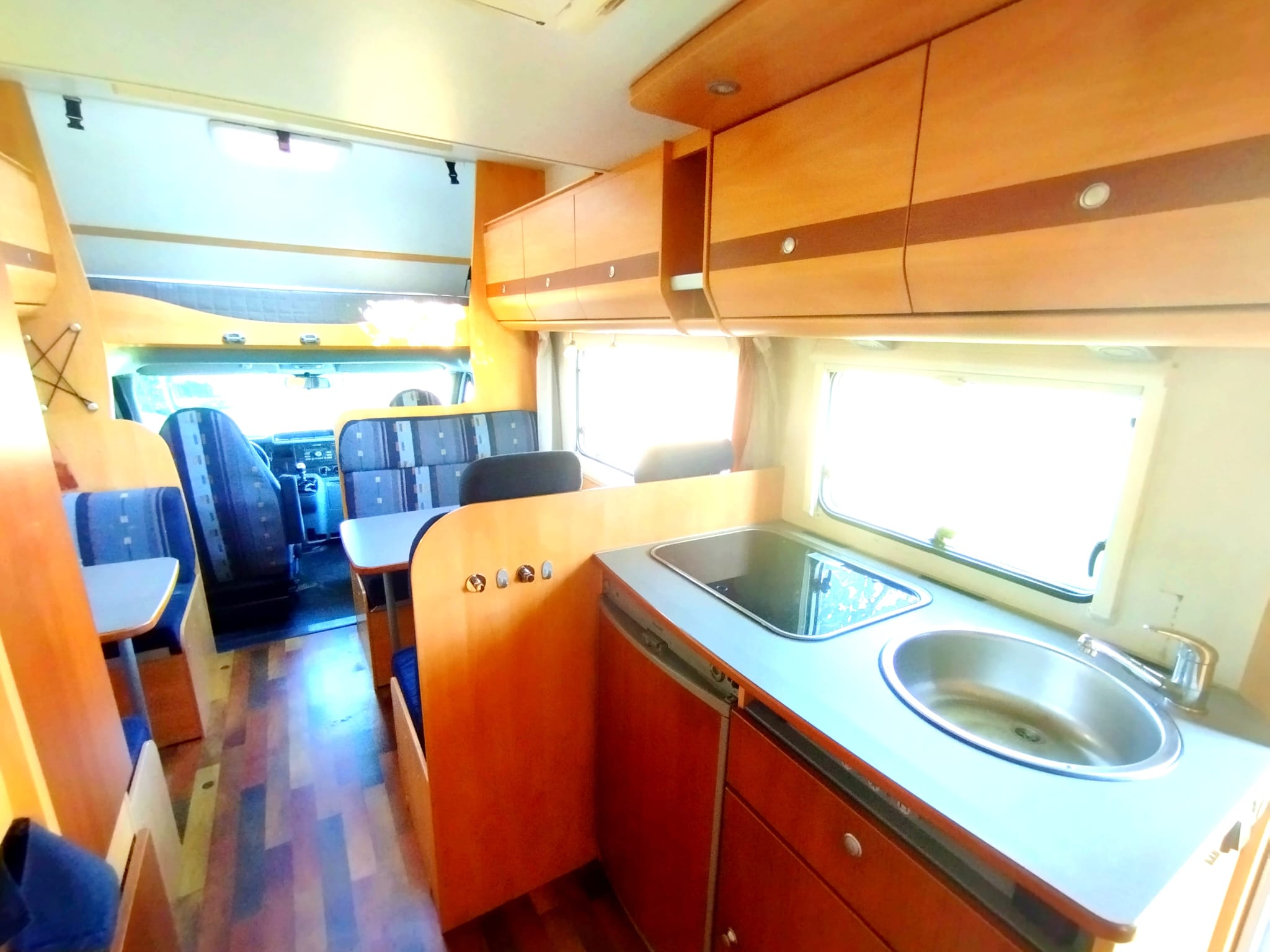 Autocaravana vista lateral