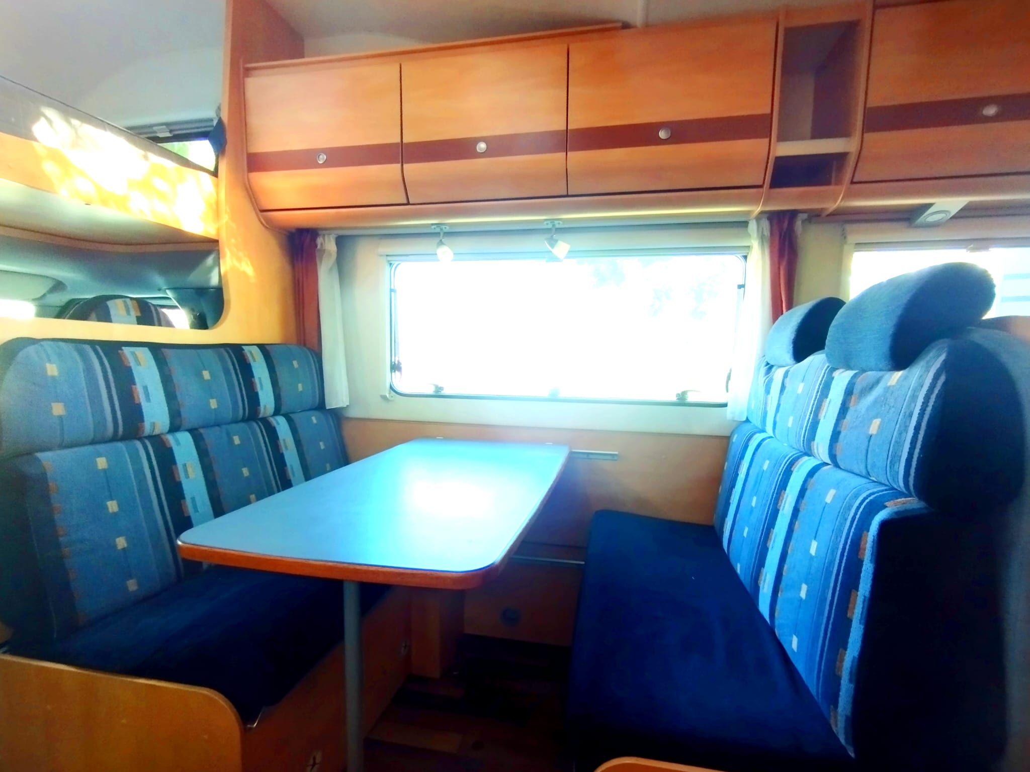 Autocaravana vista trasera